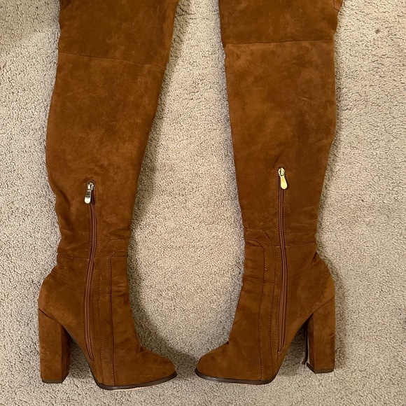 Beautiful suede brown thigh high boots. - Picture 2 of 5
